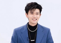 任嘉伦吃瓜娱乐圈